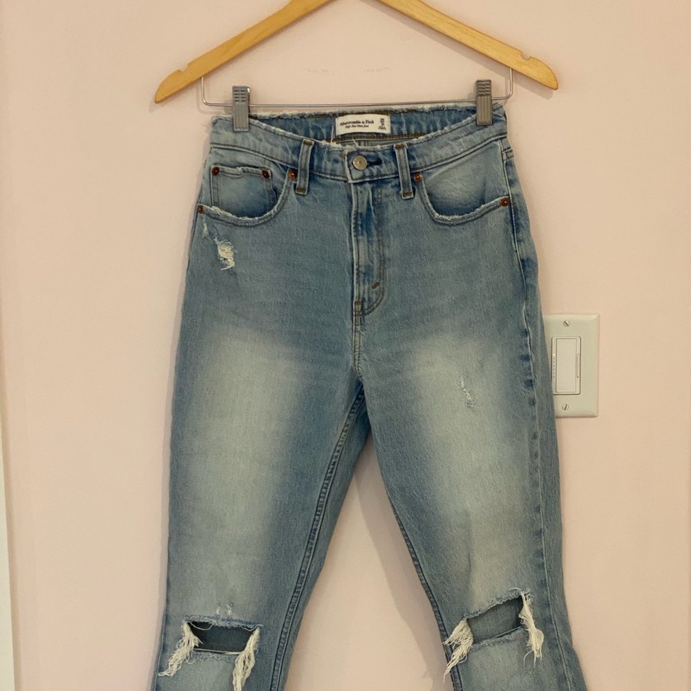 Abercrombie Ankle Ripped Mom Jeans